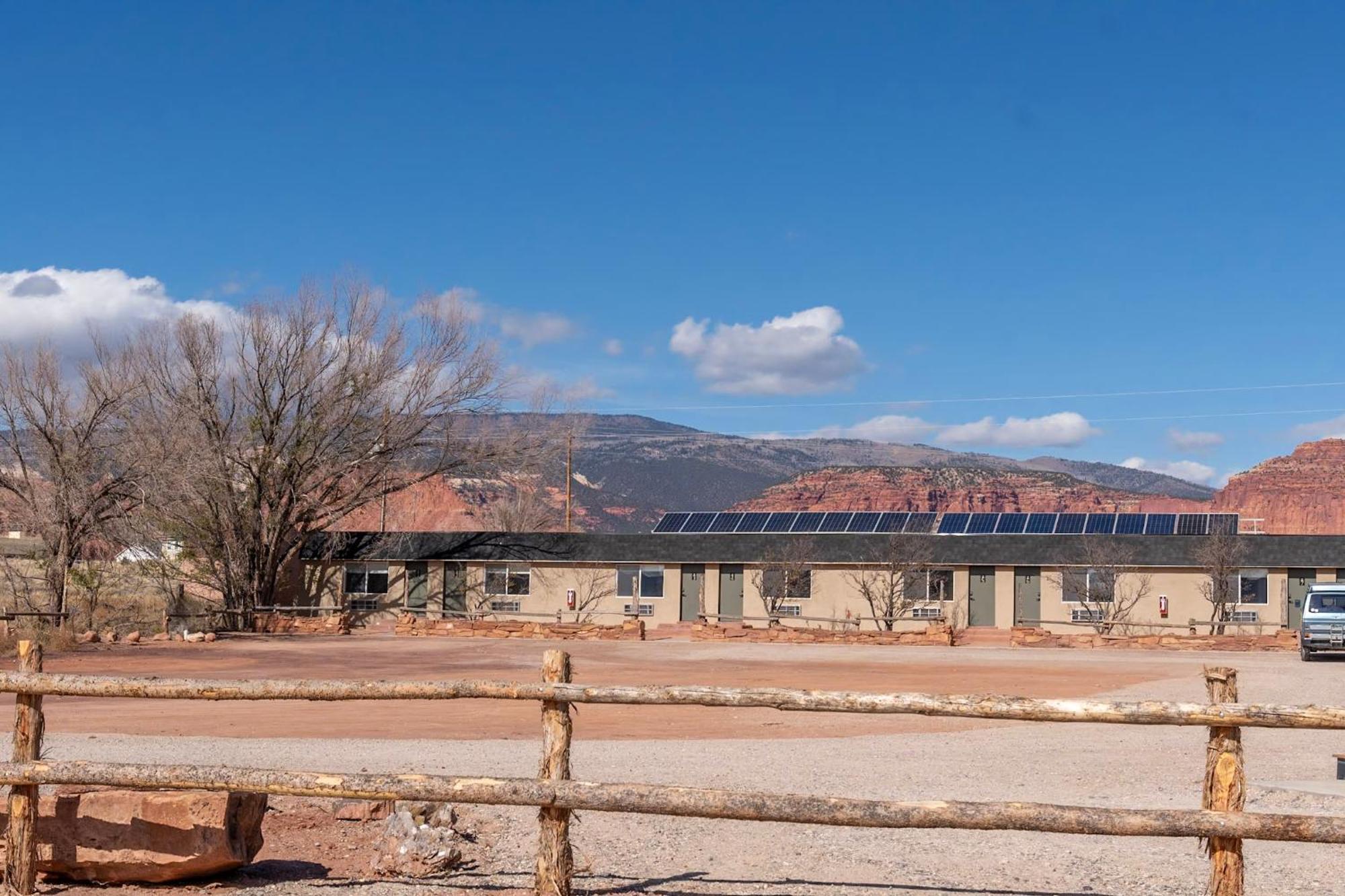 Апартаменты Casitas At Capitol Reef Торри Экстерьер фото