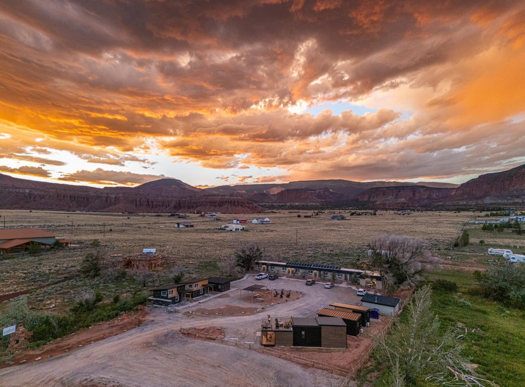 Апартаменты Casitas At Capitol Reef Торри Экстерьер фото